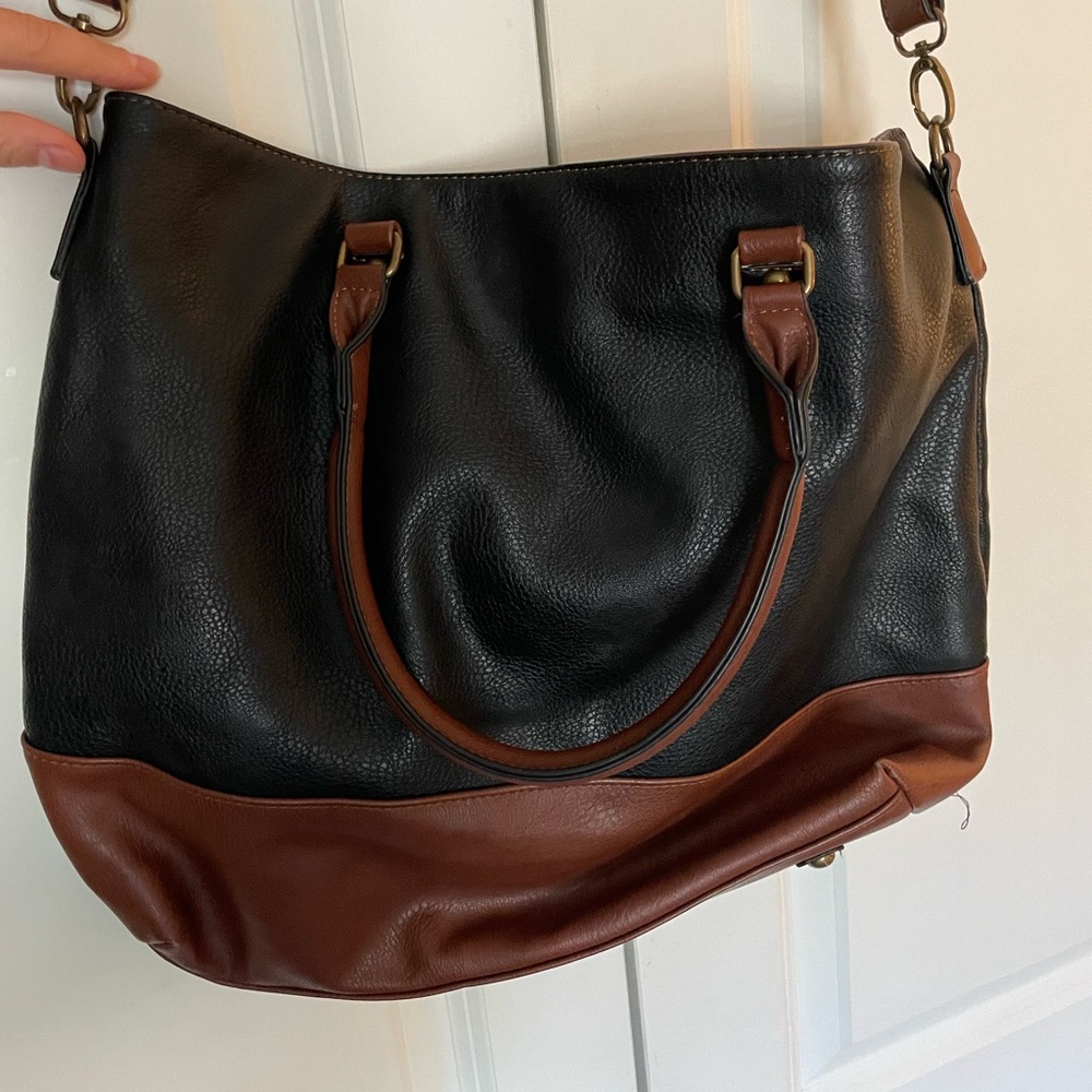 GH Bass Leather Purse